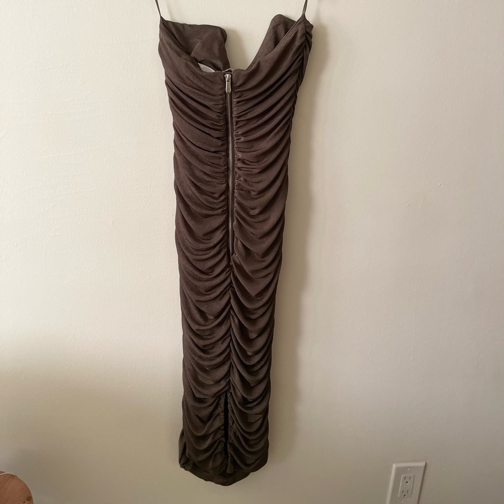 STRAPLESS RUCHED MIDI DRESS - Picture 5 of 5